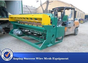 Cina High Speed ​​Welded Wire Mesh Machine, Mesin Tenun Wire Mesh Heavy Style pemasok