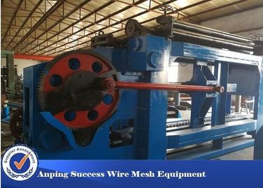 Cina Heavy Duty Hexagonal Wire Mesh Weaving Machine Kebisingan Rendah 4300mm Lebar pemasok