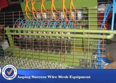 Auto Control Crimped Wire Mesh Machine Untuk Panel Teras Ternak yang Dipenuhi Gerbang Mesh
