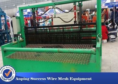 Sepenuhnya otomatis Wire Mesh Crimping Machine Untuk Tenun Meshes 4KW