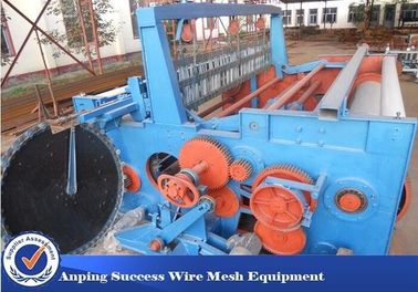 Cina Tipe Otomatis Shuttleless Weaving Machine Desain Rasional Lebar 1300mm pemasok